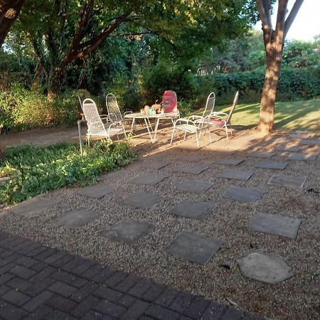 CREDO Guest House Bloemfontein Extérieur photo