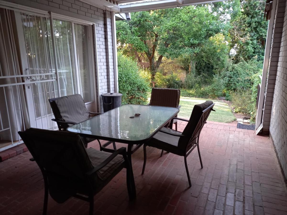 CREDO Guest House Bloemfontein Extérieur photo