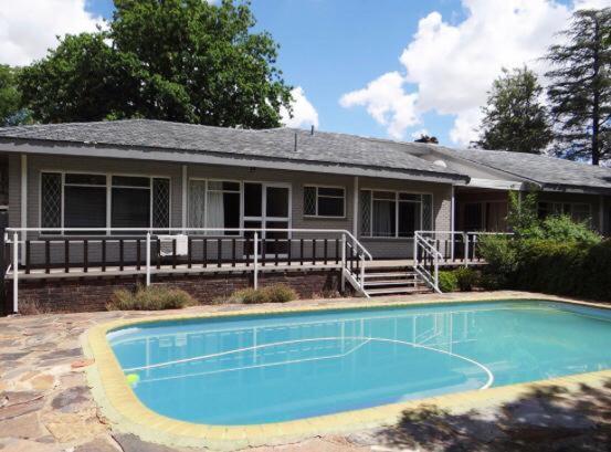 CREDO Guest House Bloemfontein Extérieur photo