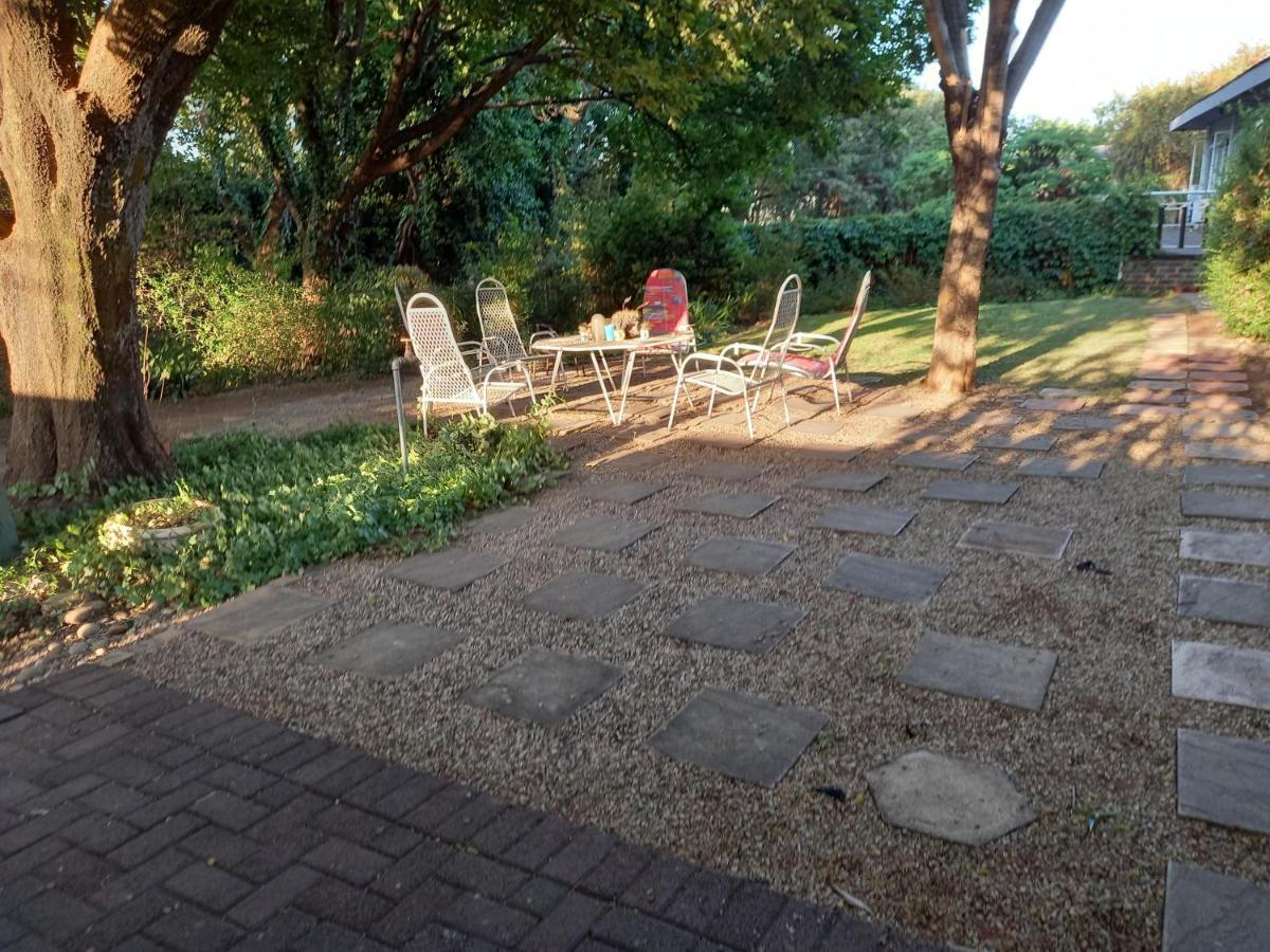 CREDO Guest House Bloemfontein Extérieur photo