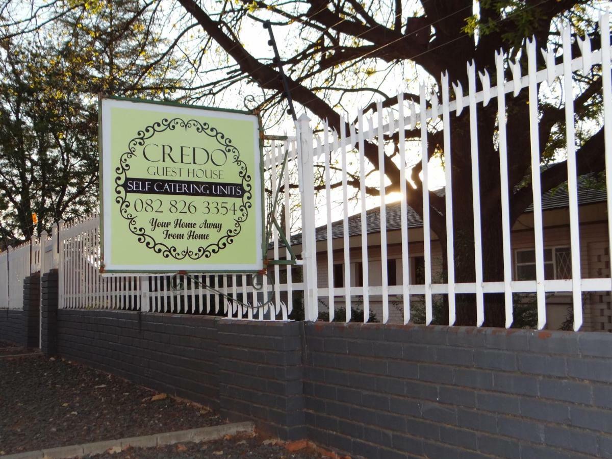 CREDO Guest House Bloemfontein Extérieur photo