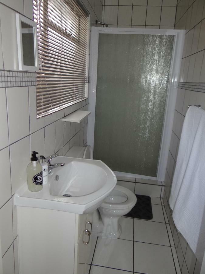 CREDO Guest House Bloemfontein Extérieur photo