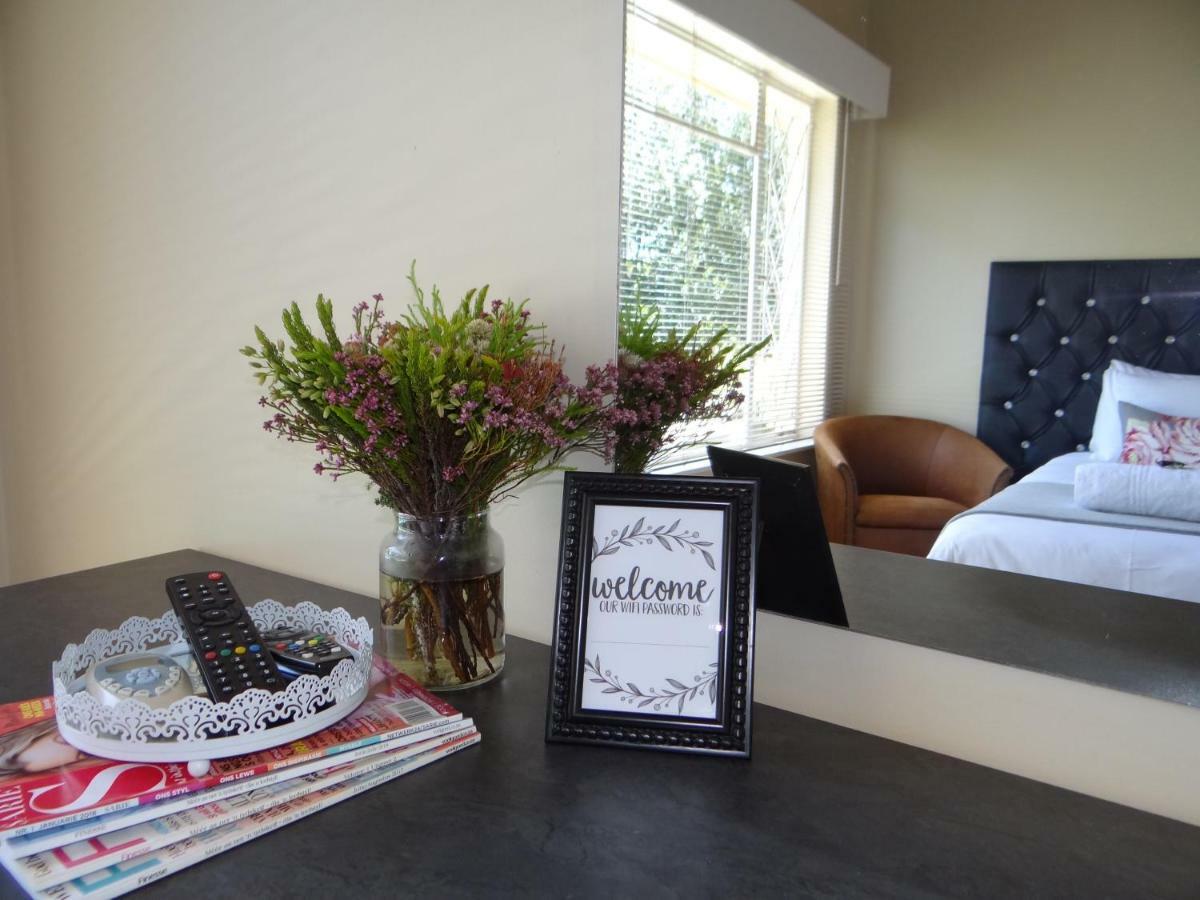 CREDO Guest House Bloemfontein Extérieur photo