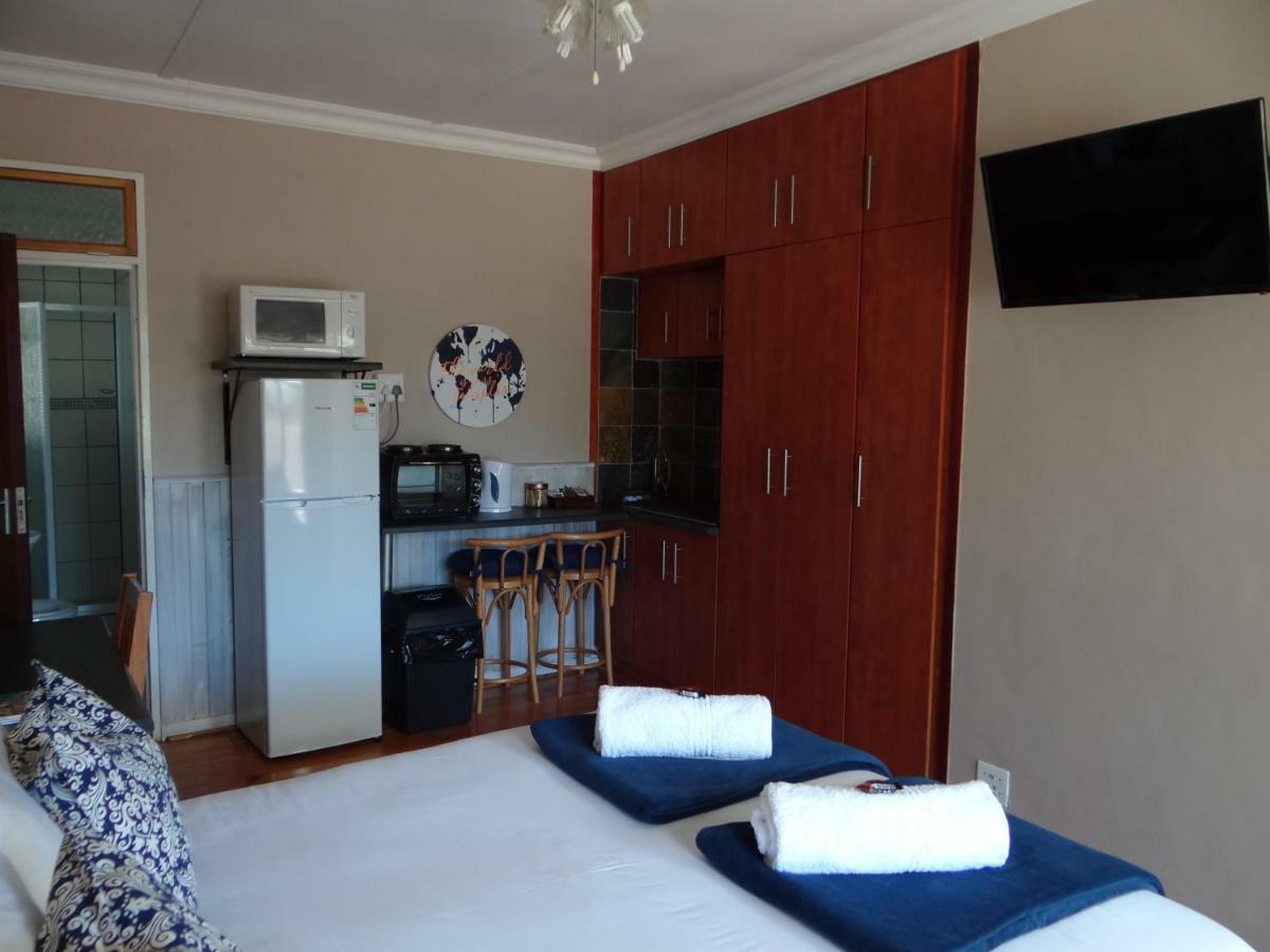 CREDO Guest House Bloemfontein Extérieur photo