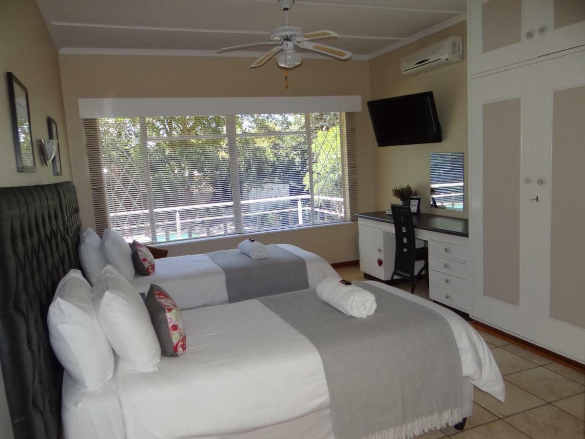 CREDO Guest House Bloemfontein Extérieur photo