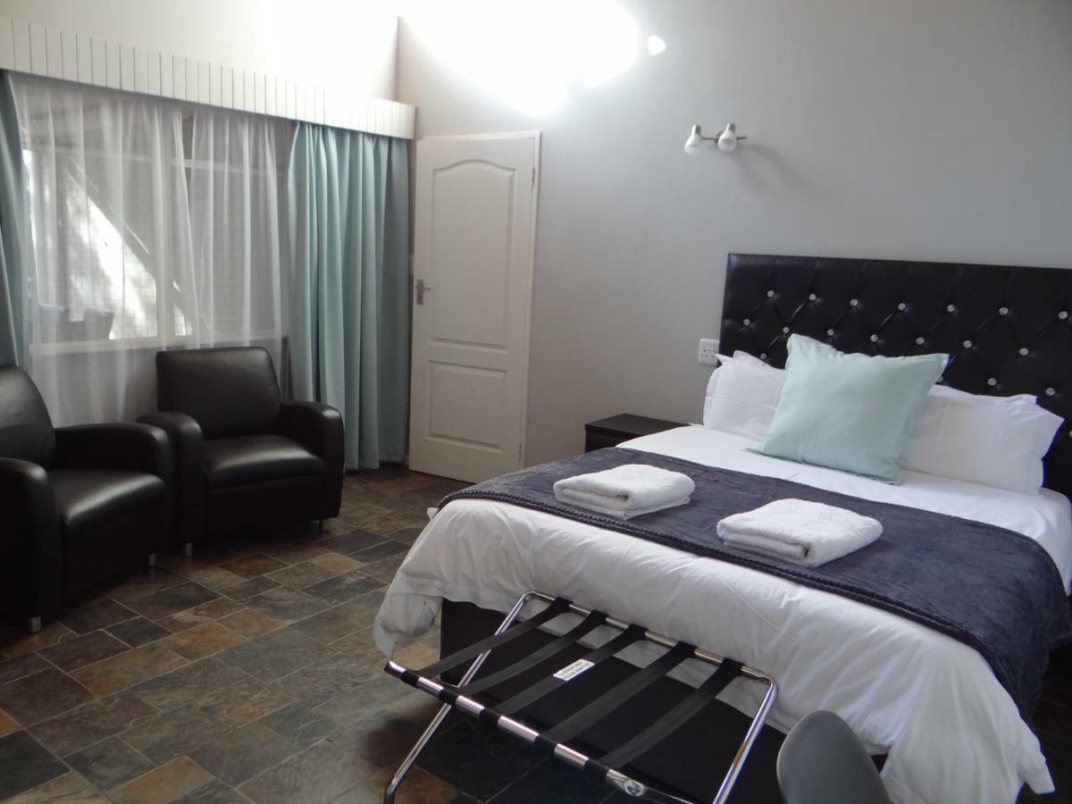 CREDO Guest House Bloemfontein Extérieur photo