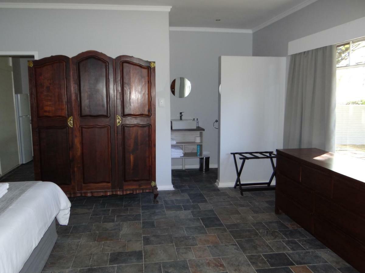 CREDO Guest House Bloemfontein Extérieur photo
