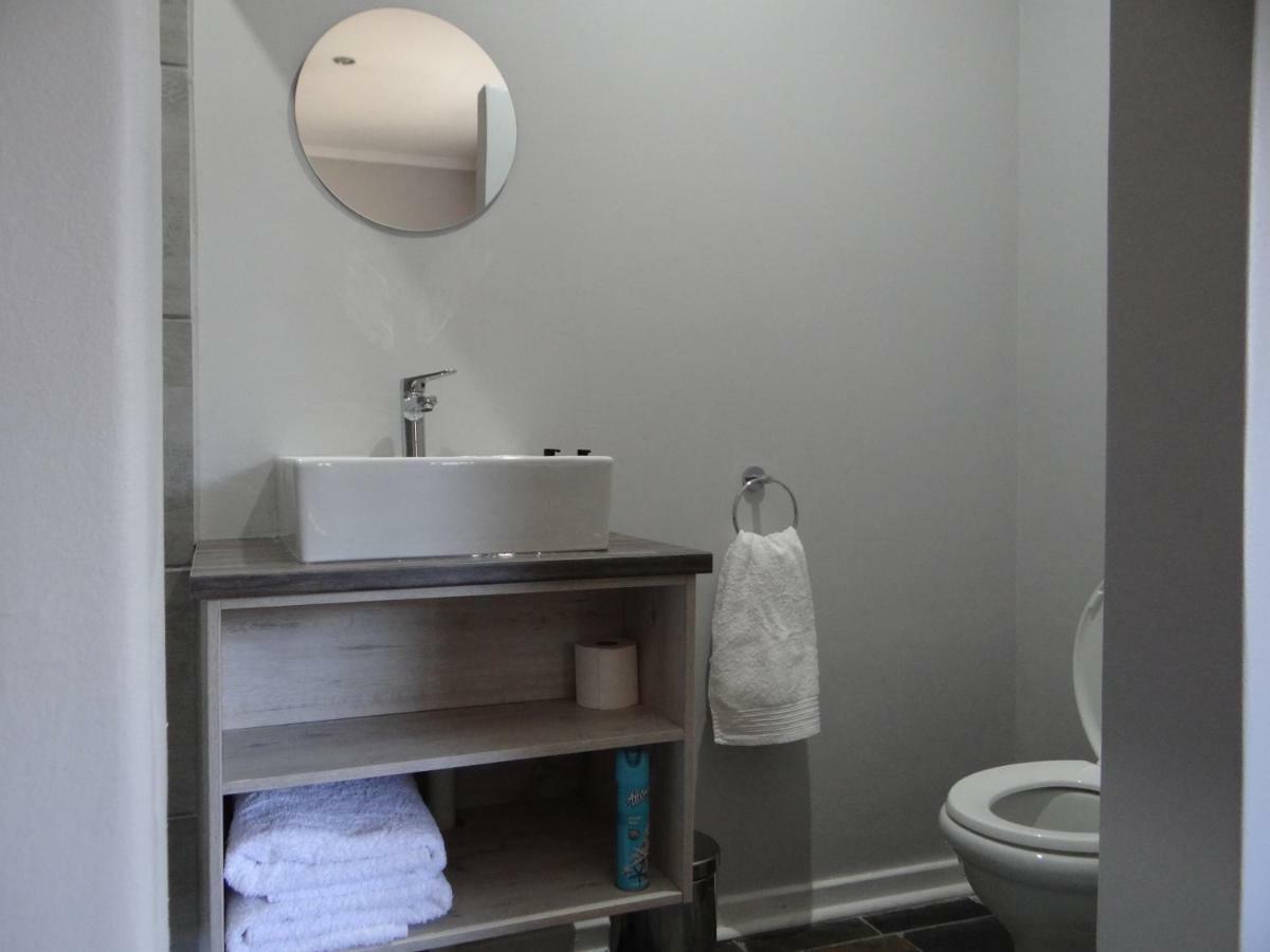 CREDO Guest House Bloemfontein Extérieur photo