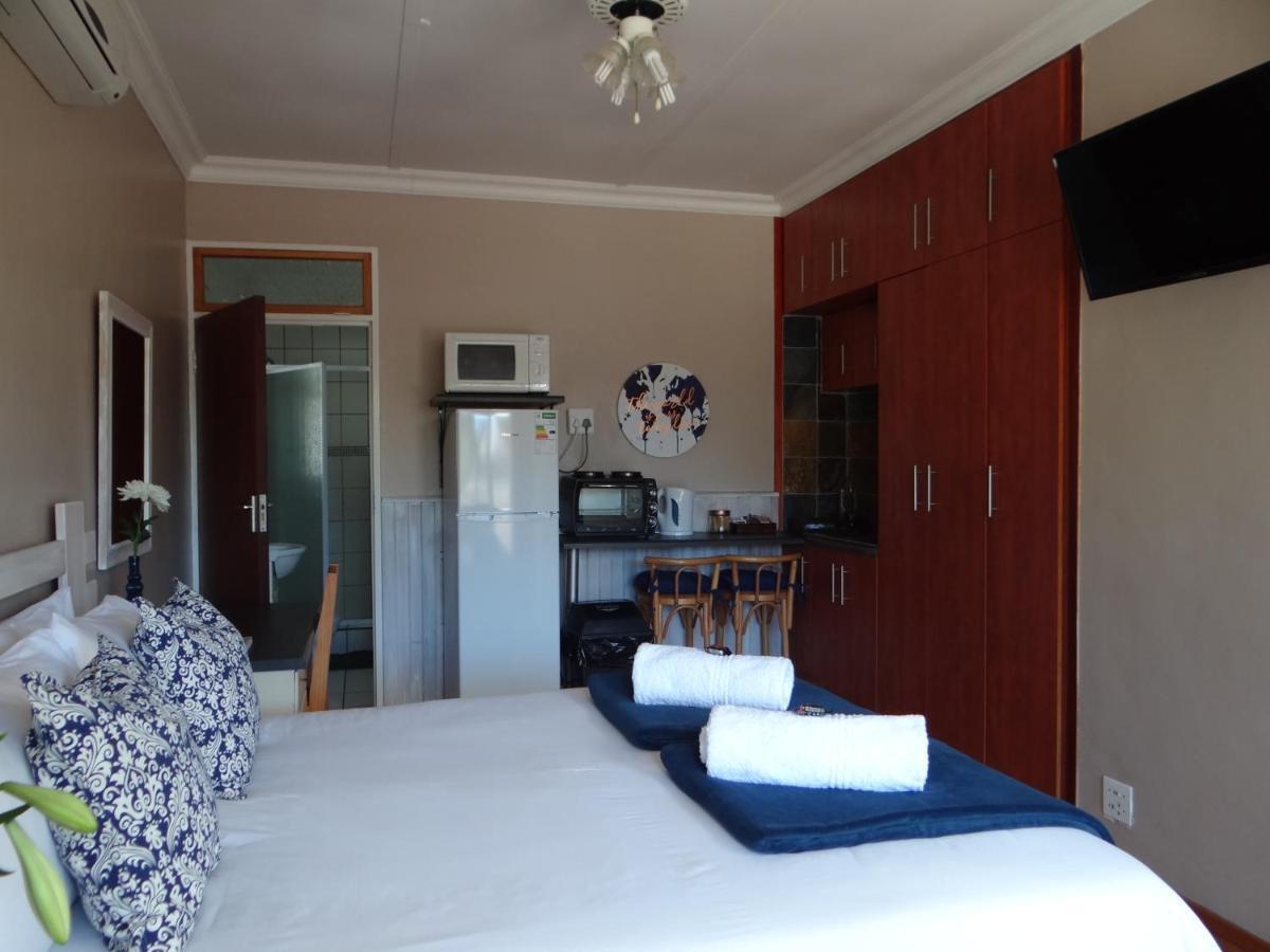 CREDO Guest House Bloemfontein Extérieur photo